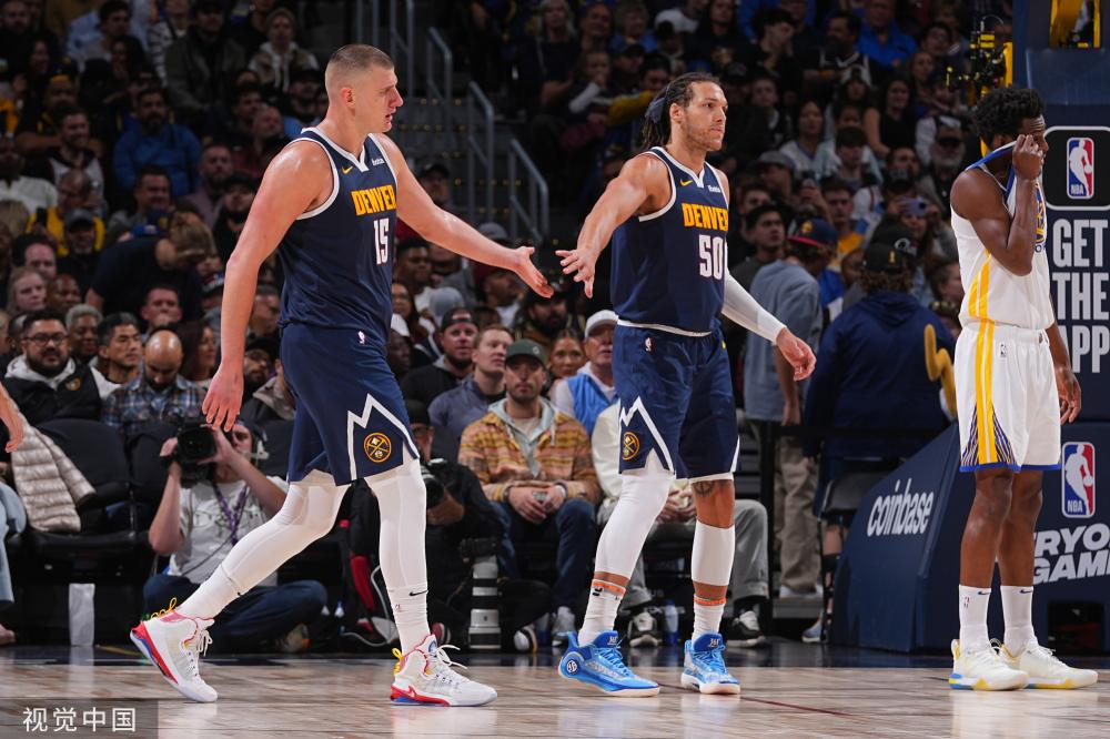 那不勒斯的 那不勒斯的